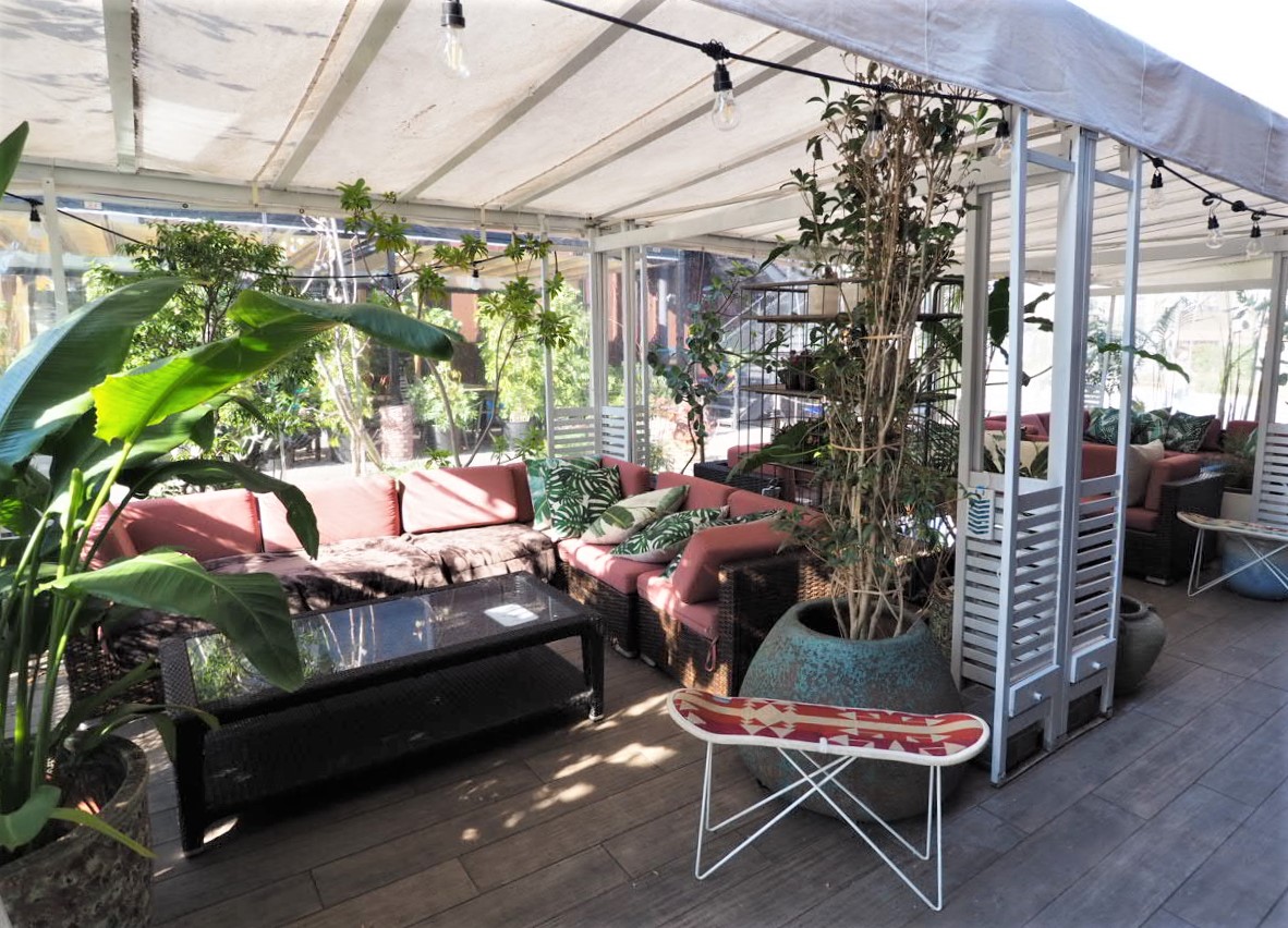 テレワークでテラスが仕事場に