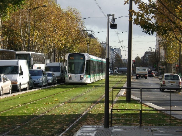 海外研究に裏打ちされた神戸三宮サンキタ通り、サンキタ広場の都市デザイン事例